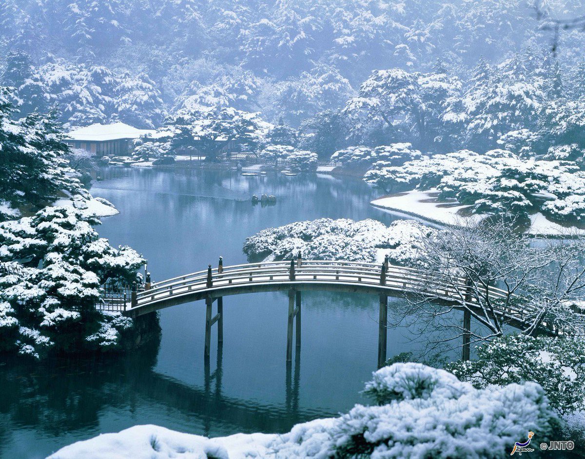 japan's tweet image. After 100 years of construction, Ritsurin Koen   Park is beautiful all year round! Visitors can see 6 ponds &amp;amp; more: jnto.go.jp/eng/spot/garde…