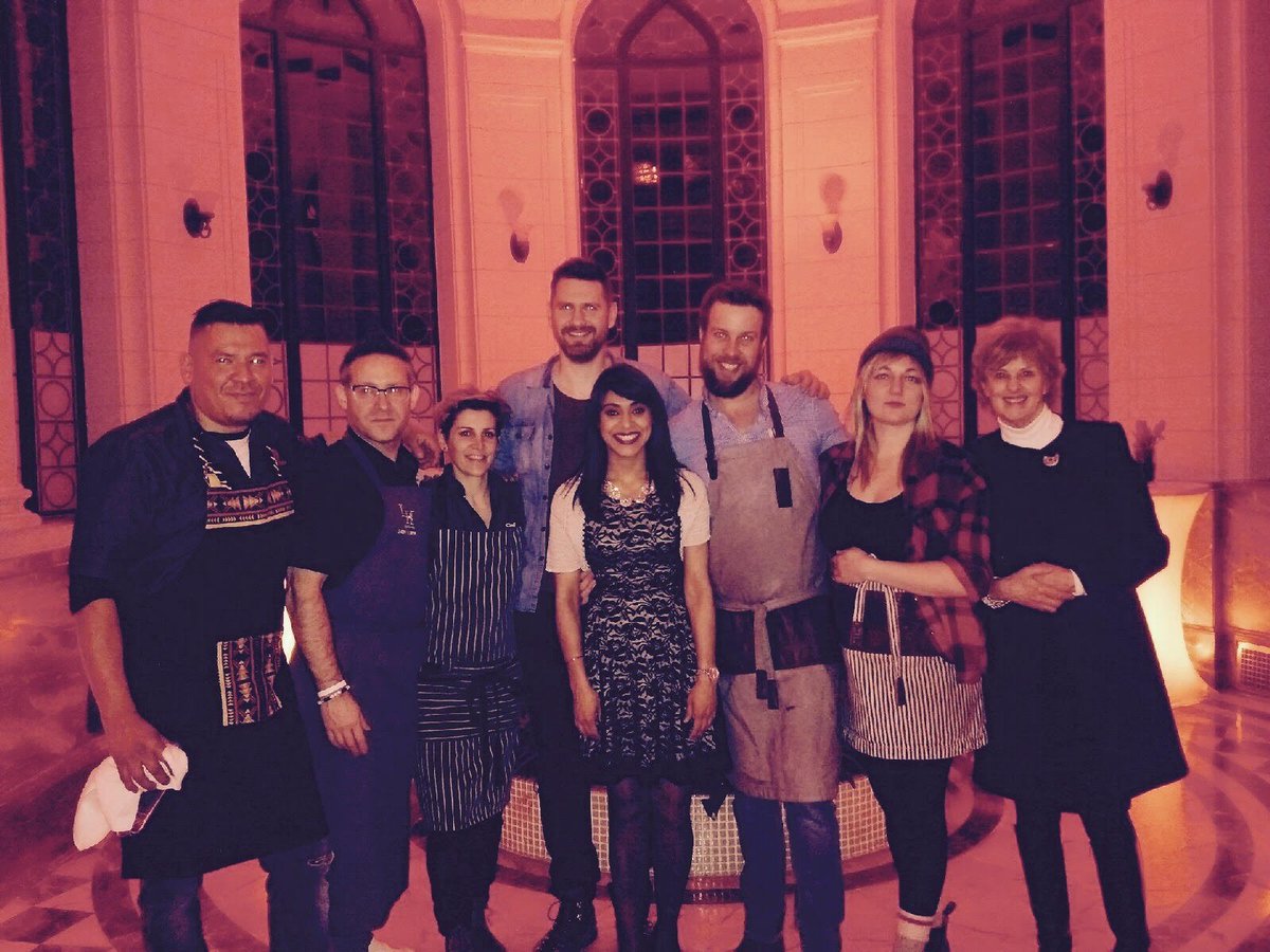 BardishKW's tweet photo. Santé! Quelle expérience culinaire exceptionelle au #RCShow17, démontrant pourquoi le Canada est LA place à visiter en 2017! @RestaurantsCA https://t.co/UFmoMqzhAB