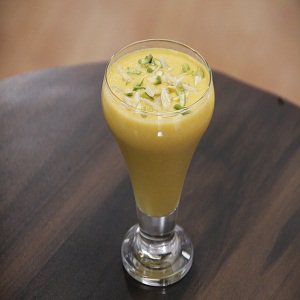 FoodFood's tweet photo. Zaffrani Carrot Smoothie - the smoothie that I love so much it's earned a spot as one of my go-to smoothie recipes.
https://t.co/X7xNeiRRaD https://t.co/QMJlbDuN0k