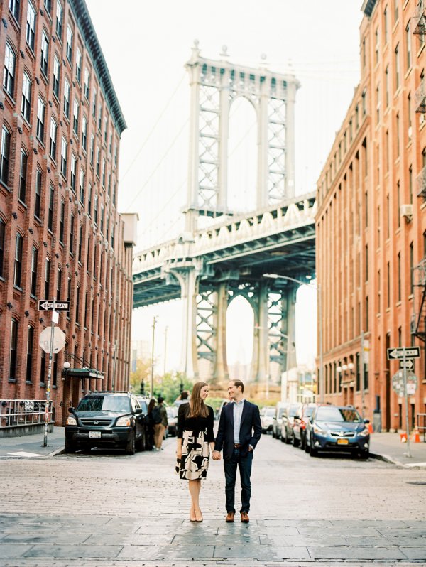 An Engagement With Sophisticated New Yorker Style #weddinginvitations feedproxy.google.com/~r/typepad/sty…