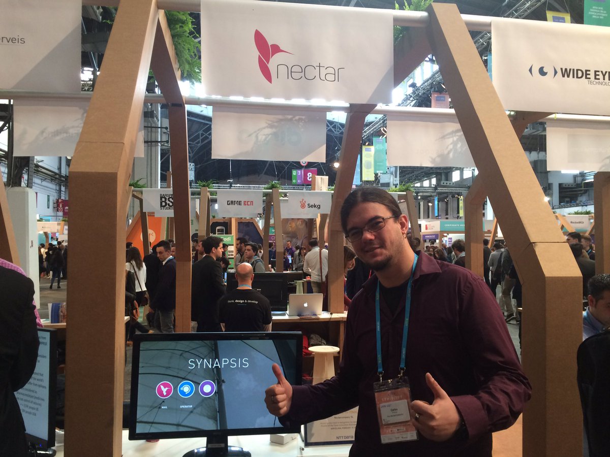 ConectorSpain's tweet photo. Mira cuantos amigos nos hemos encontrado en #4YFN17 https://t.co/PSwq11YHK4