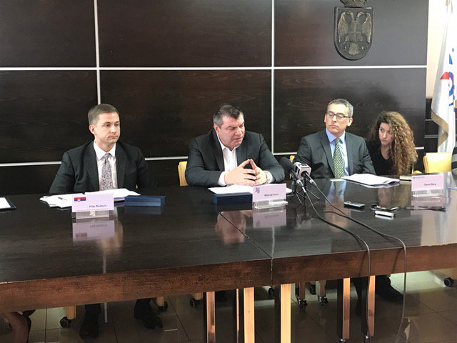 Danas potpisali ugovor o saradnji sa #EPS za monitoring kvaliteta #životnasredina u blizini postrojenja:<a href="/RadFilip/">Radfilip</a> <a href="/MiloradGrcic/">Milorad Grčić</a> <a href="/berg_2003/">Daniel Berg</a>