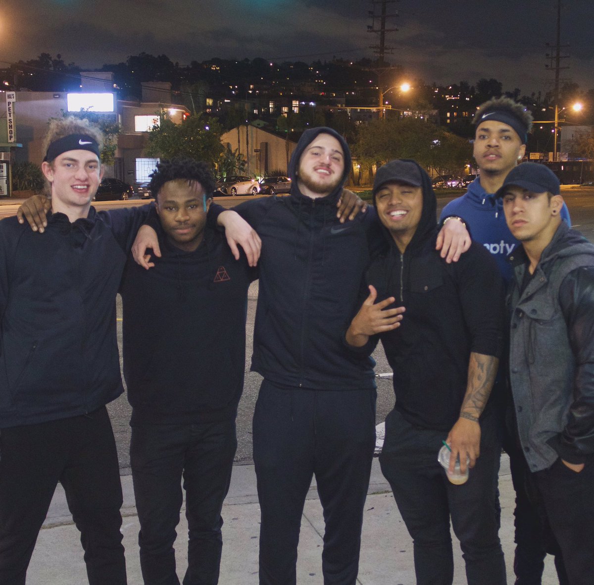 snewj_'s tweet image. Pull up.
#NoHesi
#NikeChecks