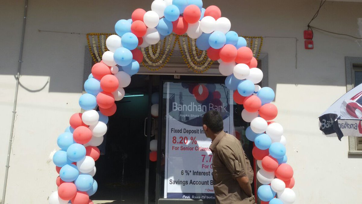 bandhanbank_in's tweet photo. Mrs.Vineetaben Vakeria – Sarpanch Baladia, inaugurated Bandhan Bank branch at #Baladia, #Gujarat. https://t.co/18NzP0A5l6