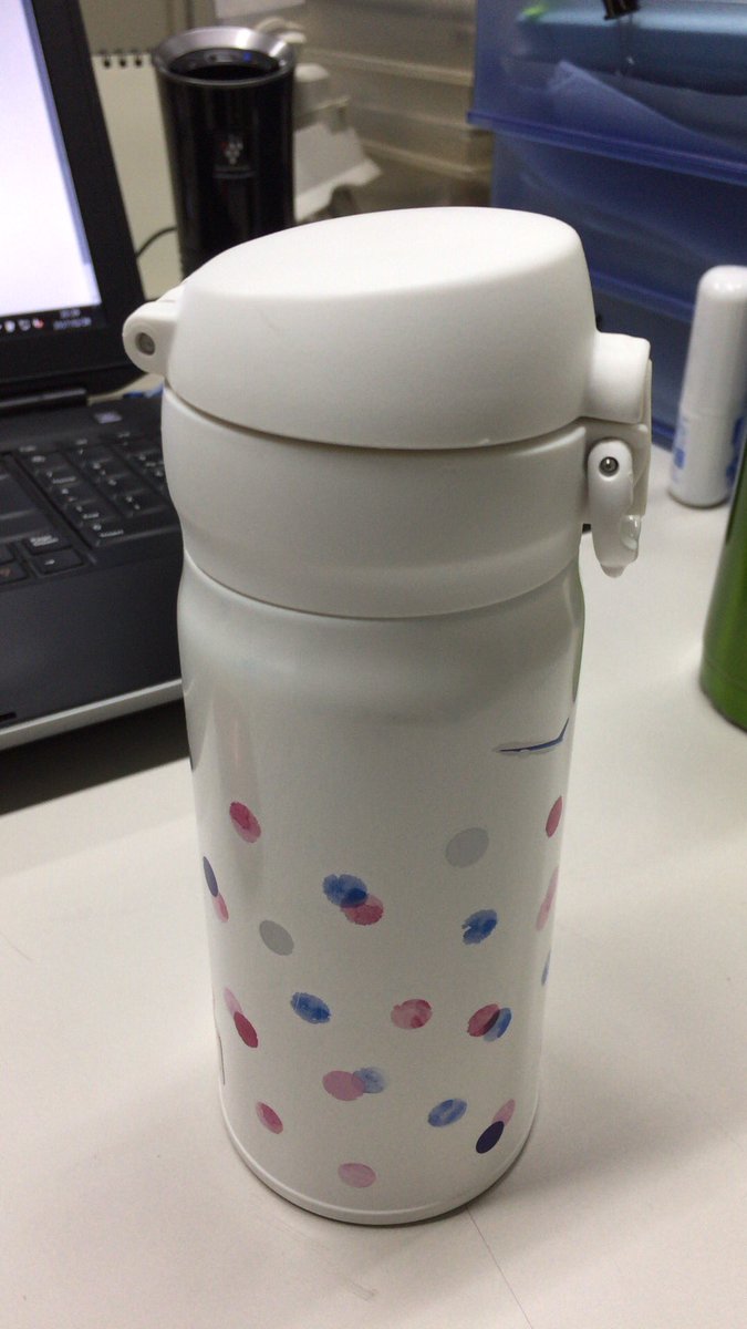 農夫 A Twitter Anaの機内販売新しくなるんですね スタバ Anaのタンブラー以前のやつ相方が使っていますが 相方曰くボタン押して蓋がゆっくり開く 蓋が鼻につかないちょうどいい角度だそうだ 私はエアドゥのアイマスクがほしかったんだけど売り切れてた 追加販売は 農夫 A Twitter Anaの機内販売新しくなるんですね スタバ Anaのタンブラー以前のやつ相方が使っていますが 相方曰くボタン押して蓋がゆっくり開く 蓋が鼻につかないちょうどいい角度だそうだ 私はエアドゥのアイマスクがほしかったんだけど売り切れてた 追加販売は
