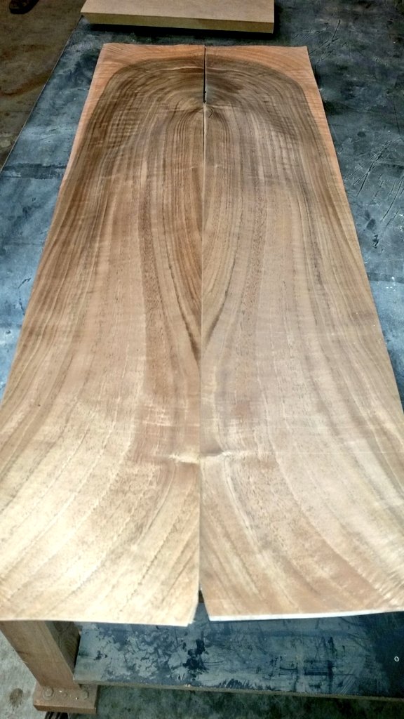 ByMoler's tweet photo. #Palmadenogal español para nuevas creaciones.
#Spanishwalnut for new #woodcreations.
#woodwork #woodworking #design #wooden #furniture https://t.co/qHN7PnTLzn