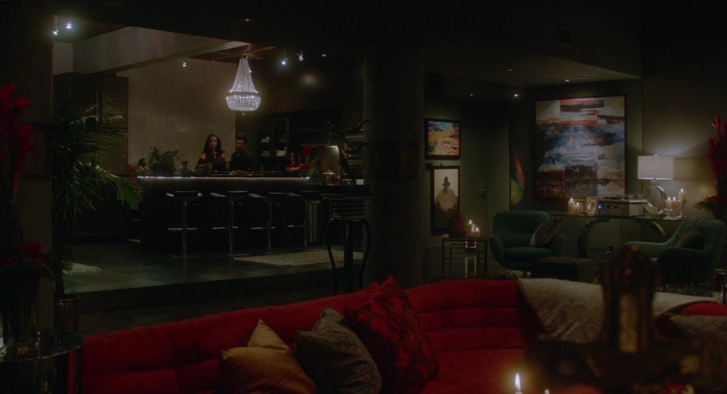 PrettyboyyAlec's tweet photo. Can we talk about how aesthetically pleasing Magnus and Raphael's apartments are the decoration, lighting, plants😍 https://t.co/nbOM2S3GIs