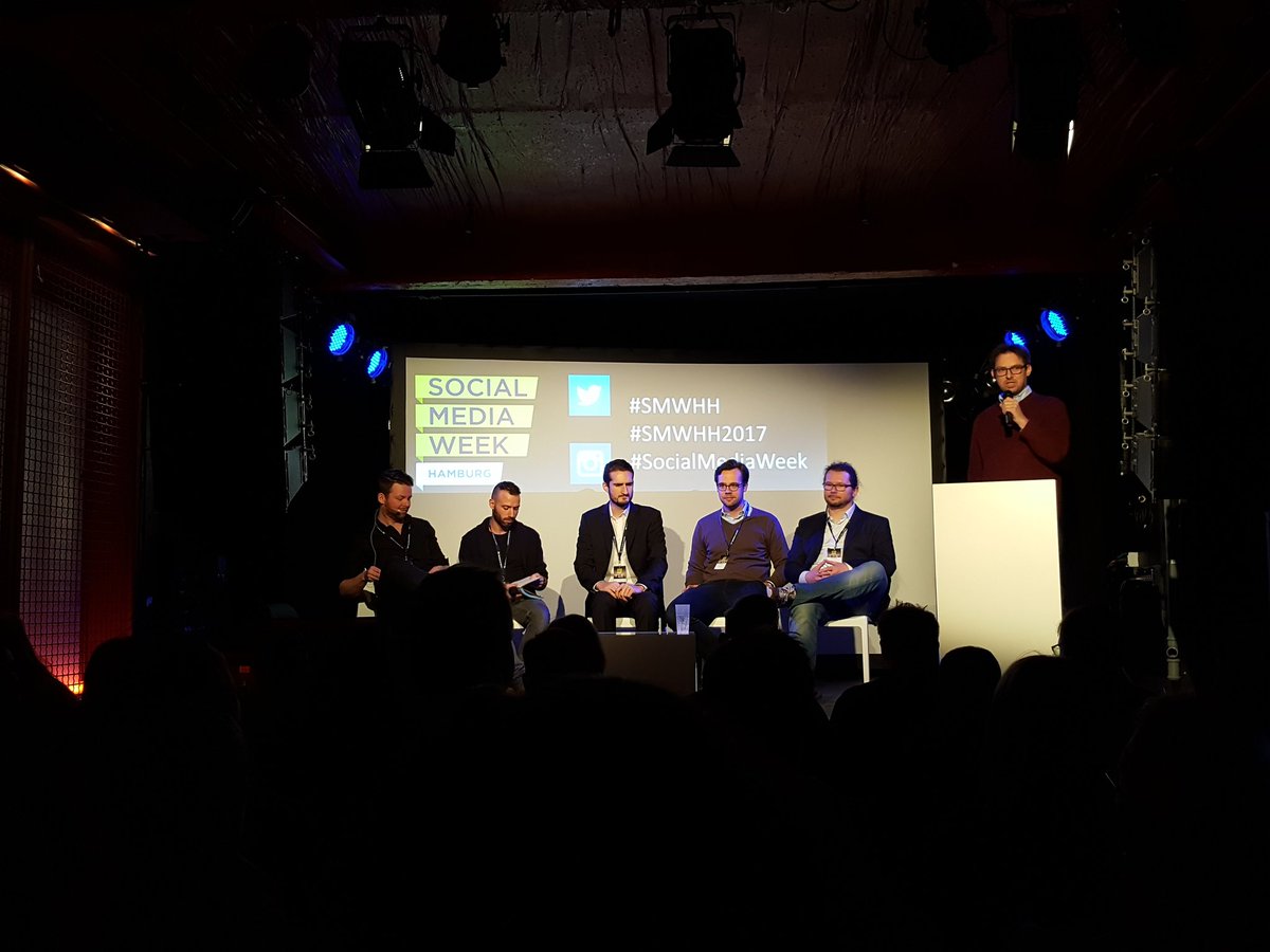 anmoelle's tweet photo. Künstliche Intelligenz kann trainiert werden. Interessante Paneldiskussion zum Einsatz von #chatbots in Unternehmen. #smwhh #smwhhw2017 https://t.co/lXexuBPjyS