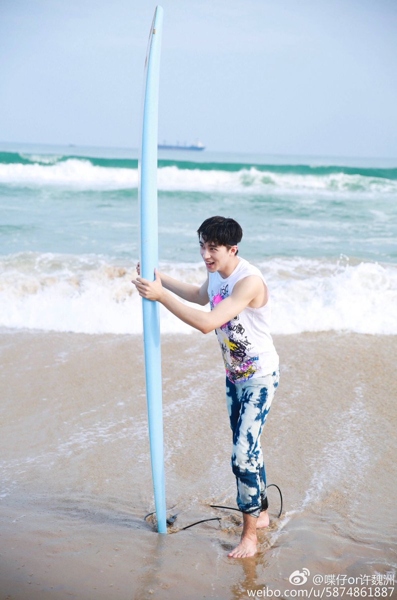 MyTimmy_TH's tweet photo. On the beach ~~~ [as tagged] #zzpic #timmyxu #xuweizhou https://t.co/tKKTus4Fyo