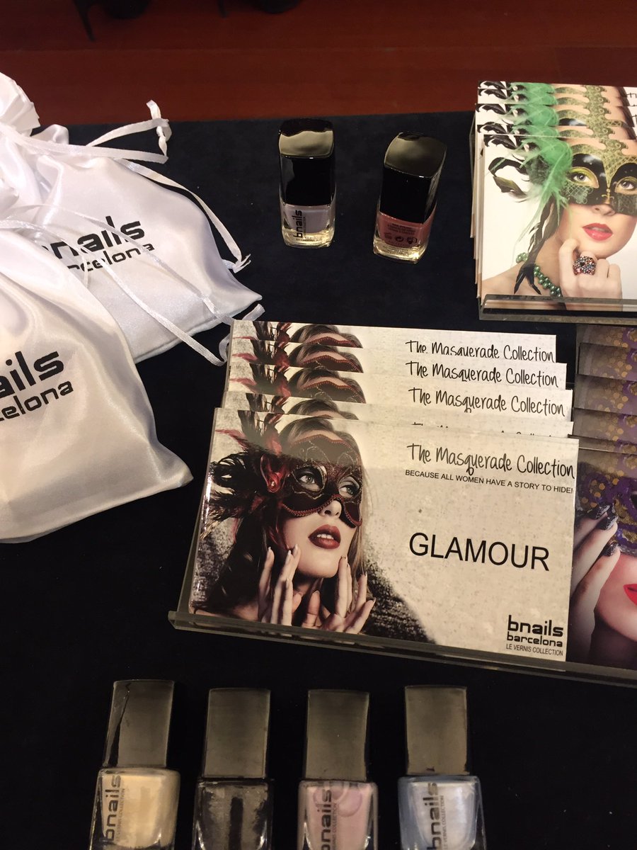 bnailsbcn's tweet photo. Bnails presenta the masquerade collection , en #friendsfluencers , porque toda mujer tiene algo que esconder !!!! @mai_maikshine @chuspons https://t.co/ognMojQffH