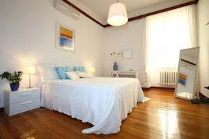 Host4GuestRome's tweet photo. Waiting for Spring? #RomanSpring 
Special offer #Rome #springholidays #holiday 
€70,00 for a lovely pleasent stay. https://t.co/gBN1xI2BNM