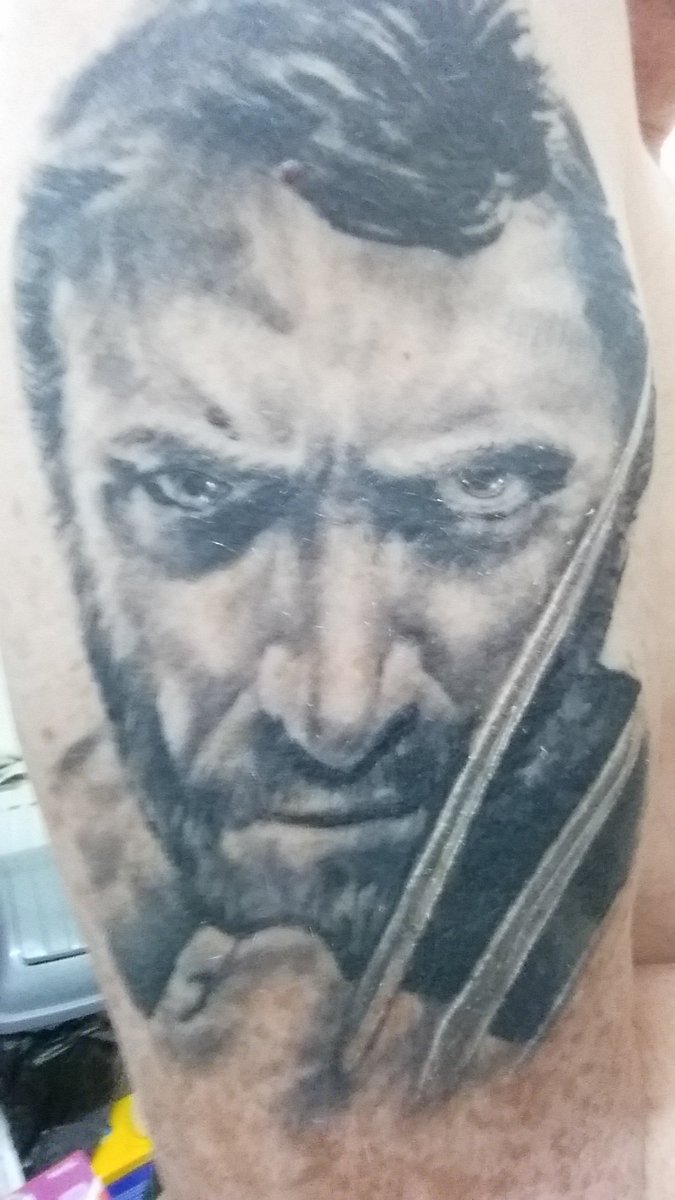 @sketchingvenus had some more work done on my marvel side to metallise Wolverine's claws too..