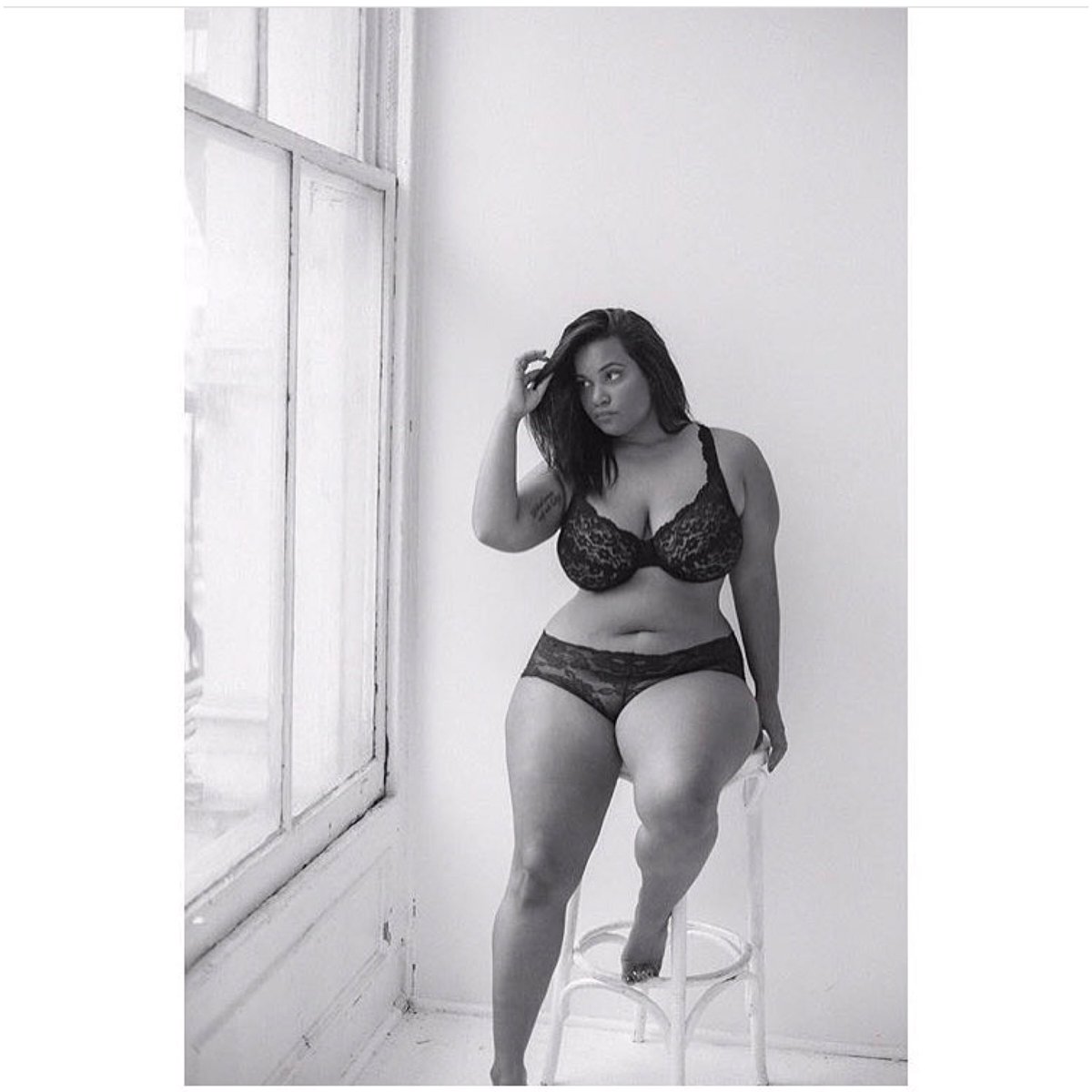 flair_full's tweet photo. We choose Denise Mercedes 🔥🔥
Make right choices today 
Happy Tuesday https://t.co/hcvFVnaA22