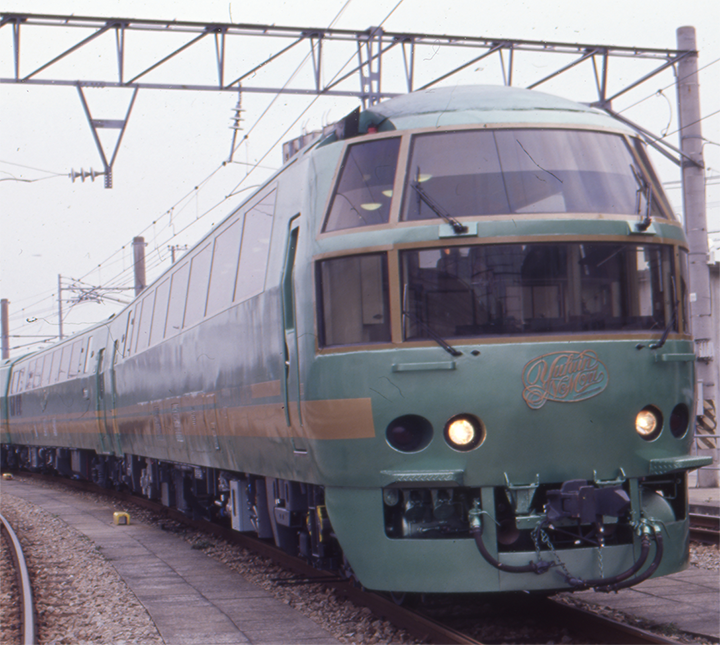 The_MALTS_UMAMI's tweet photo. #俺鉄 車両紹介★キハ71系
ユニークな外観からも楽しい旅への期待が膨らむ、JR九州の観光特急“ゆふいんの森”。キーホルダー付専用6缶パックで、俺鉄コレクションに追加できます♪
https://t.co/pe3uXBnOla https://t.co/6amTUmBnqj