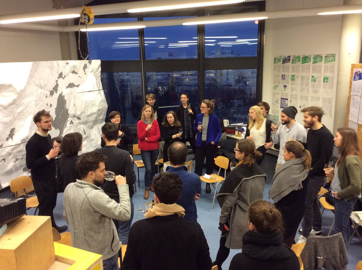 bravenewalps's tweet photo. 🏔#alpinecommons in Berlin #comunfare #quercialab great action-oriented proposals by #studiorural+ @TUBerlin https://t.co/iMMtxSPVB1