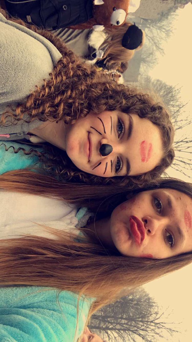 greta_klw's tweet photo. Karneval 2k17 ❤

With my bæ @corakaube 👅💍 https://t.co/xczj5pPFdl