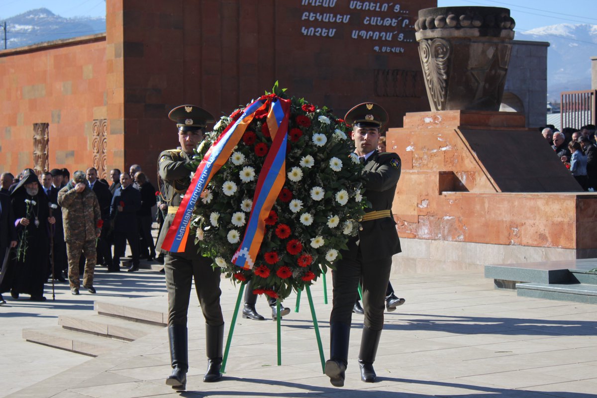 ArSU_Tweets's tweet photo. #ArSU Academic staff visited #Stepanakert #MemorialComplex and laid flowers to the #Monument of the innocent victims of #SumgaitMassacres. https://t.co/jdQa1ciA0Z