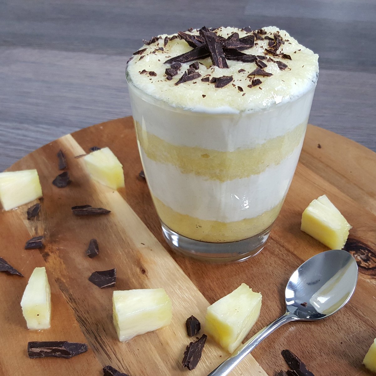 SuperFoodWoman's tweet photo. Ananas stracciatella kokosyoghurt.
Chocola op je nuchtere maag πππ Maar wel heel lekker.
#vegan #lactosevrij #fodmaparm #ontbijt #breakfast https://t.co/QLH4dfnhwc