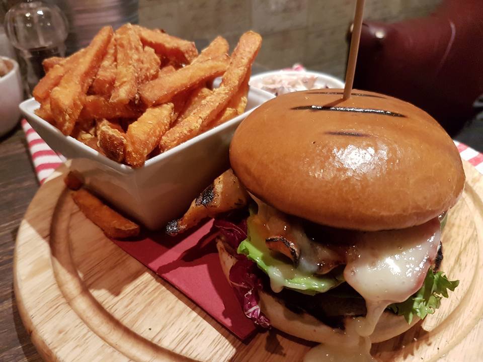 PutneyCanteen's tweet photo. Putneyβs most varied #alldaybrunch !! #deliveroo #putney #putneycanteen #fulham #sw15 #sw6 #putneyodeon https://t.co/GodedqhOWW