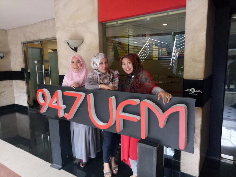 UFM947's tweet photo. Sore ini di #UrCommunity @tontham ngobrol bersama Komunitas Enlightening Parenting.Tune in di #CruisinWithU947 sore ini yaa
#UFM947 https://t.co/gjSOKRAmOc