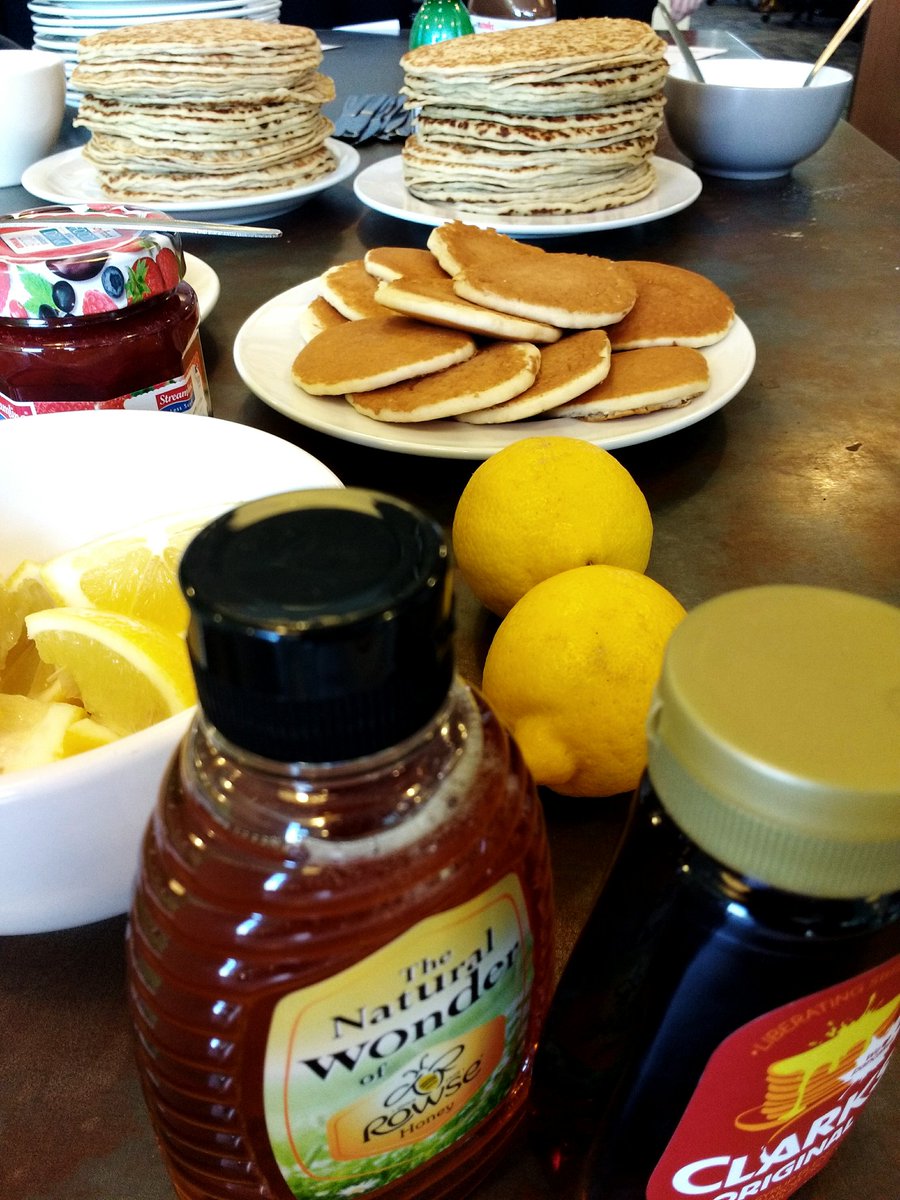 HowMichael's tweet photo. #PancakeDay #MacSnacks https://t.co/LtpkjoG4h0