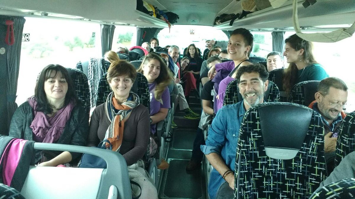 Malaga22M's tweet photo. Los autobuses de la DIGNIDAD de #malaga en Marcha, para decir #28Fnadaquecelebrar
#ALaCalle28F por Pan, Trabajo y Techo
con @MDignidadAND https://t.co/Sbsz7otv3t