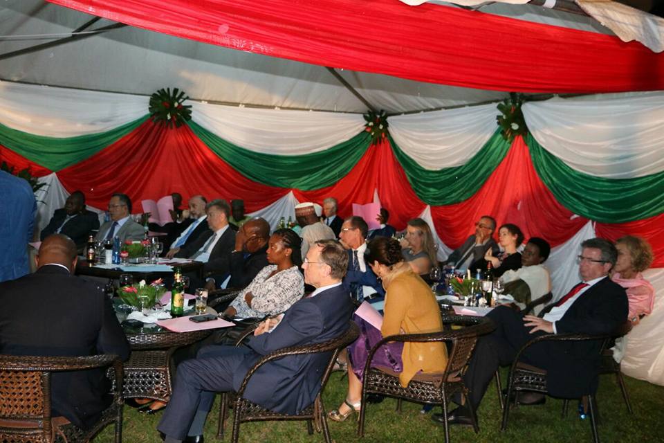 Ikiriho's tweet photo. Le 24 dernier, le @CnddFdd offrait un dîner de gala à tous les diplomates accrédités au #Burundi dans le Tropitel de @grufyikiri, à @Gitega https://t.co/qdVP8UklNa