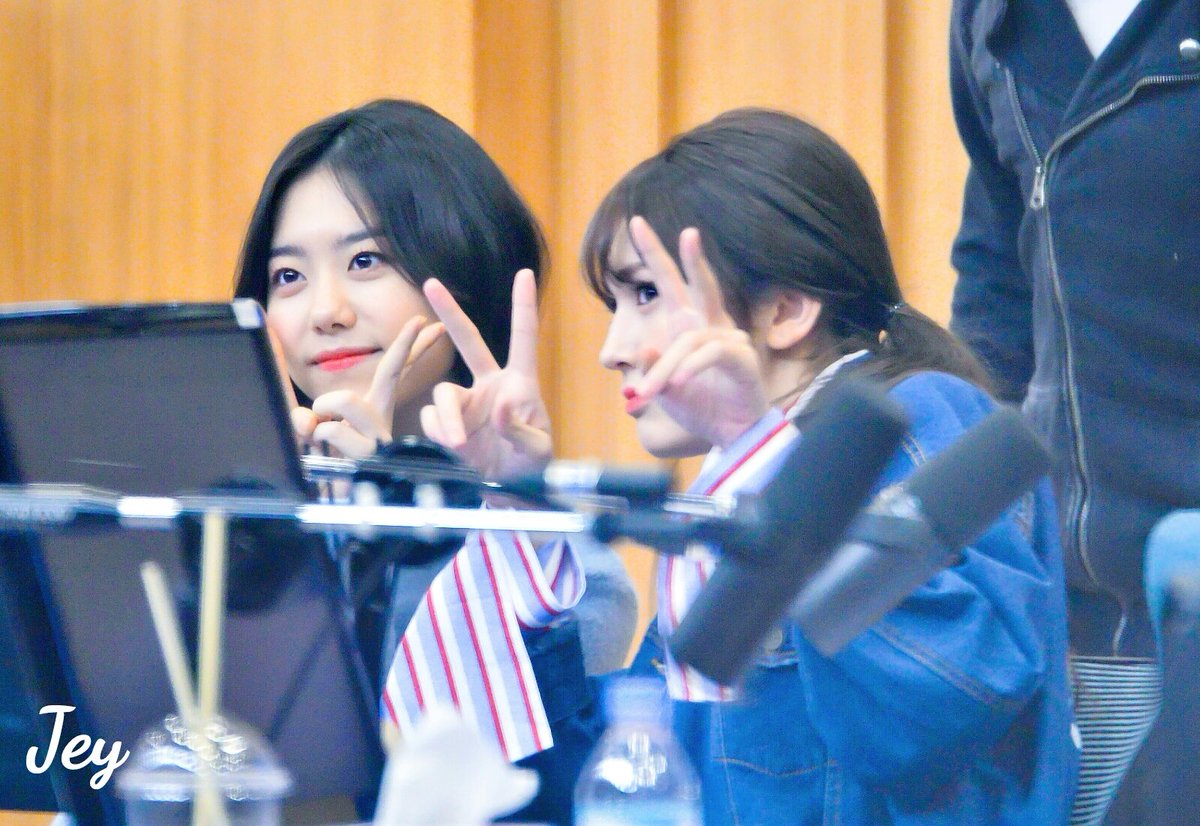 amiyurihimei's tweet photo. 「preview」 170228 SBS 컬투쇼 
#아이오아이 #IOI 
#김소혜 #소혜 #Sohye #ソヘ
#전소미 #소미 #Somi #ソミ https://t.co/9U0aDNFJfE