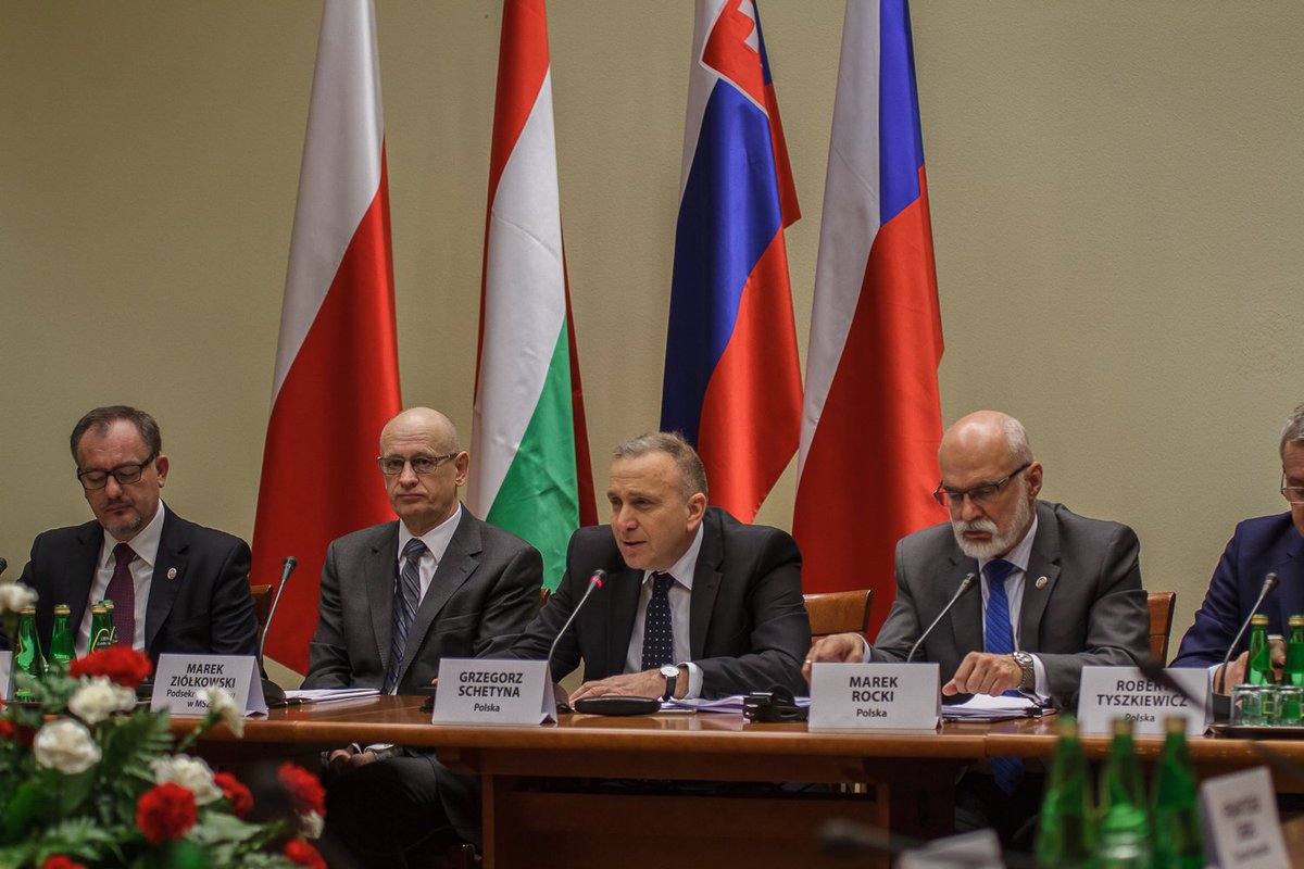G_Schetyna's tweet photo. Spotkanie komisji spraw zagranicznych parlamentów państw #V4 o bezpieczeństwie i bieżącej sytuacji międzynarodowej. https://t.co/KWluERoPtV