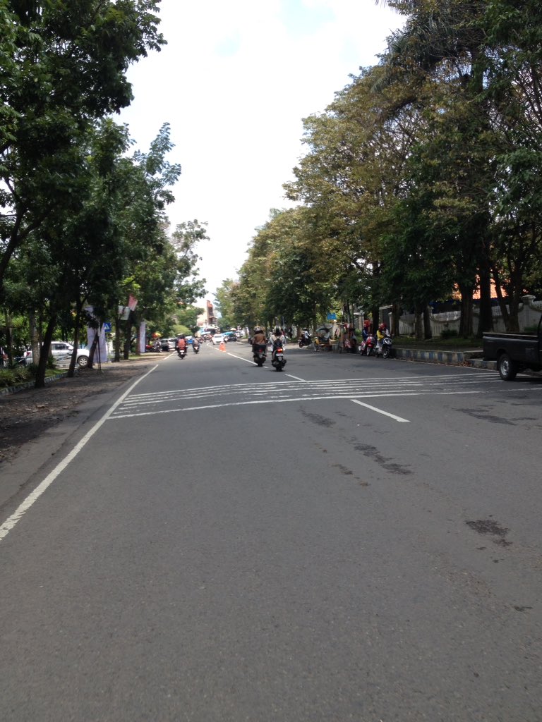10.04 jl semarang terpantau lengang-klaramkom1 <a href="/Edunewsfm/">EDUNEWS FM RADIO</a> <a href="/official_itv/">Indonesiatv</a> #trafficmalang