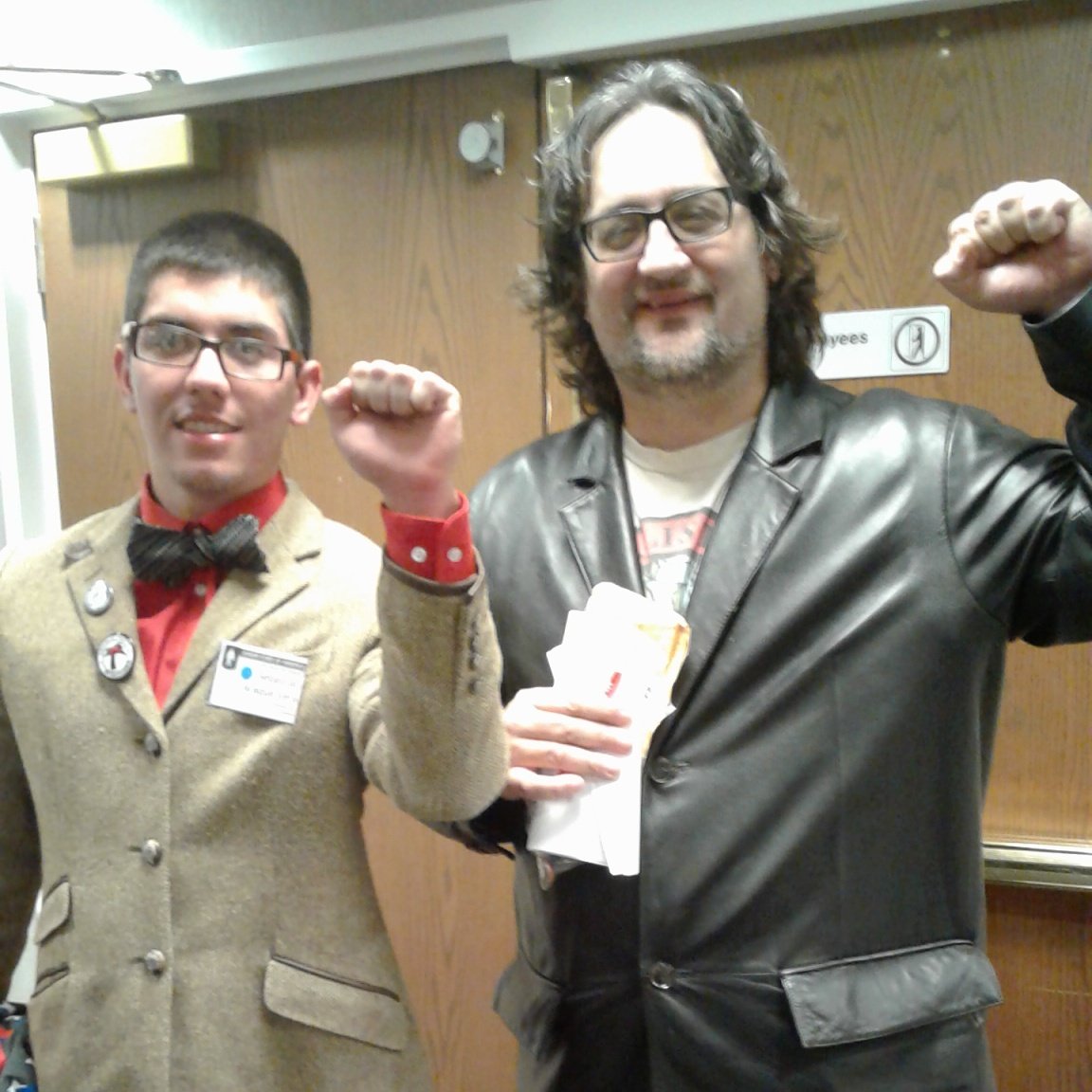 Mr_Araque_Vera's tweet photo. I met the #Socialist party USA presidential nominee at @SoCal_JSA winter congress @MimiSoltysik
Amazingly wonderful speaker
#happy
@SPofUSA https://t.co/wSuwspcgat