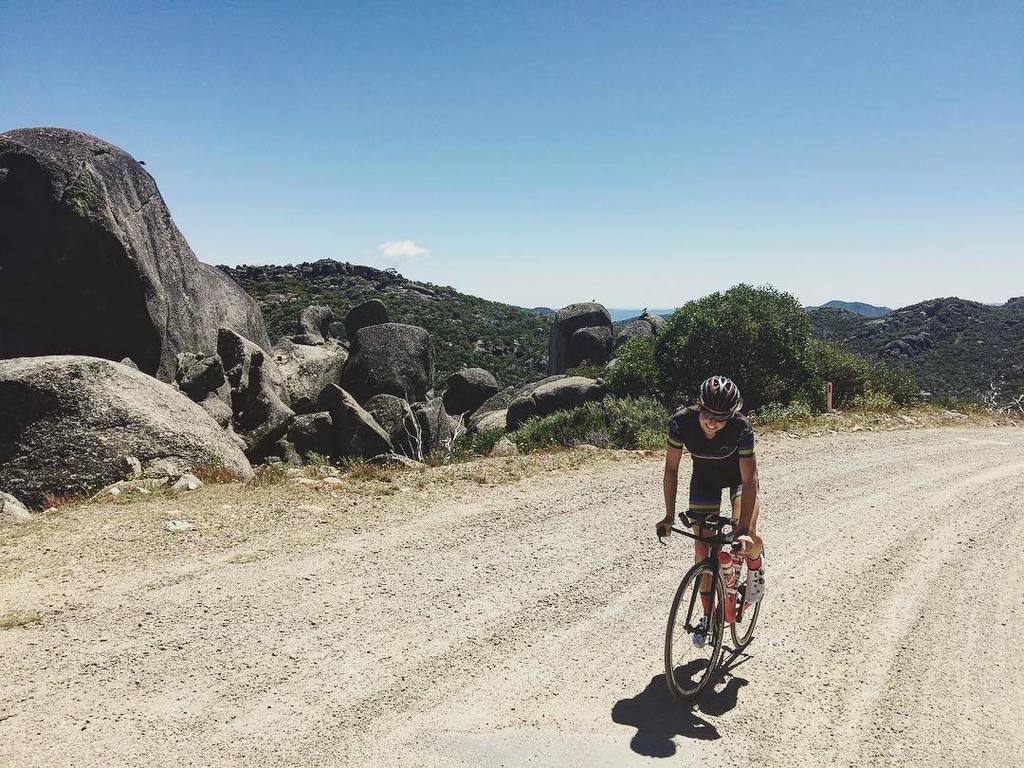 AmeliaWatkinson's tweet photo. Threshold hill repeats; getting back that power and stamina  #ridebmc #componentsofadventure #uvexperformance #rb1 … https://t.co/ogYaqNuPIE