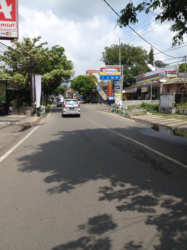 08.40 jl tidar terpantau lengang-klaramkom1 <a href="/Edunewsfm/">EDUNEWS FM RADIO</a> <a href="/official_itv/">Indonesiatv</a> #trafficmalang