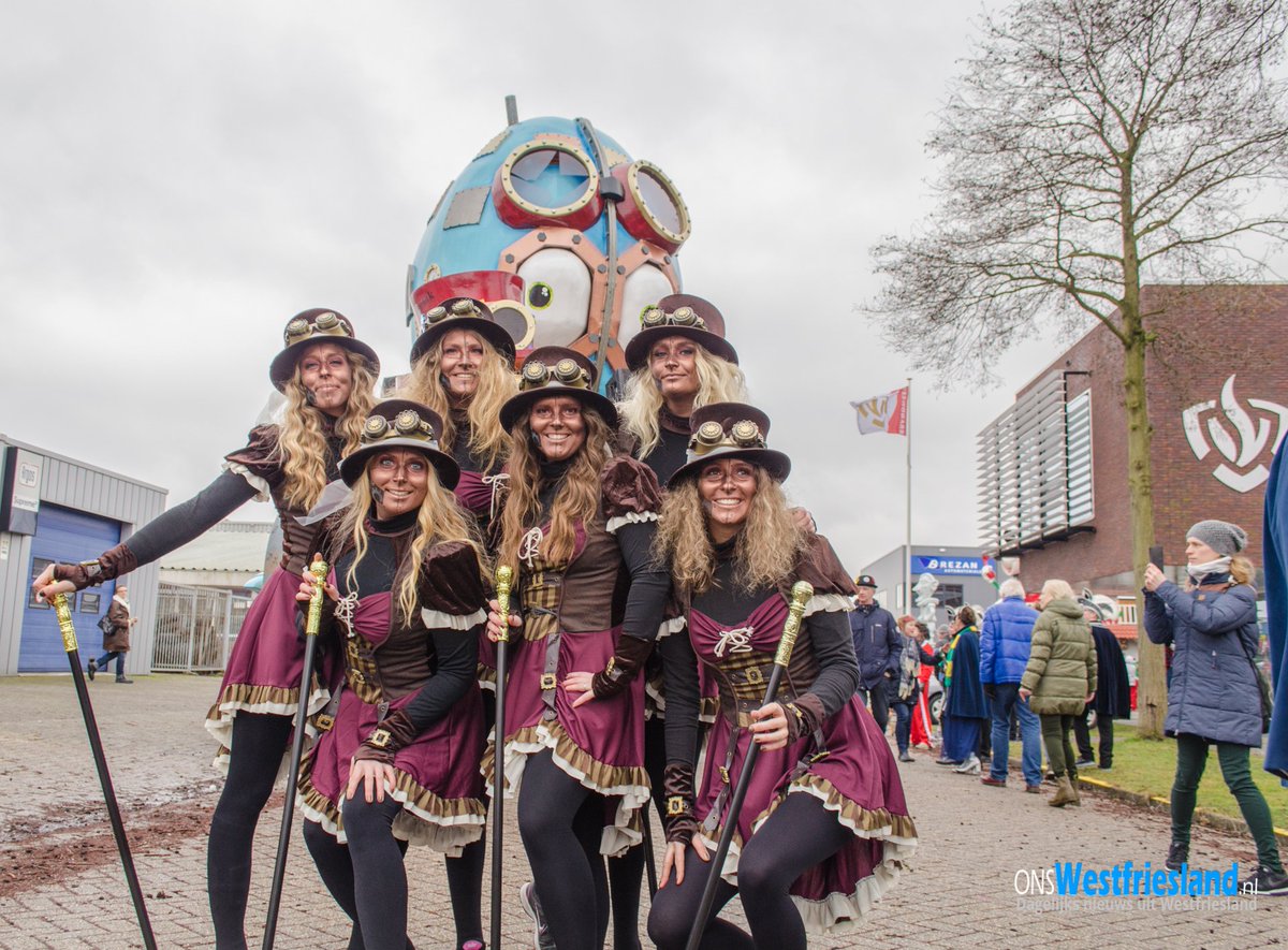onswf_nieuws's tweet photo. Onze selectie van #foto's van @CarnavalZ #Zwaag door redactie OnsWestfriesland.nl. 

Gehele serie via:
https://t.co/IO7H6I9CRU https://t.co/4ZG2rQa9ii