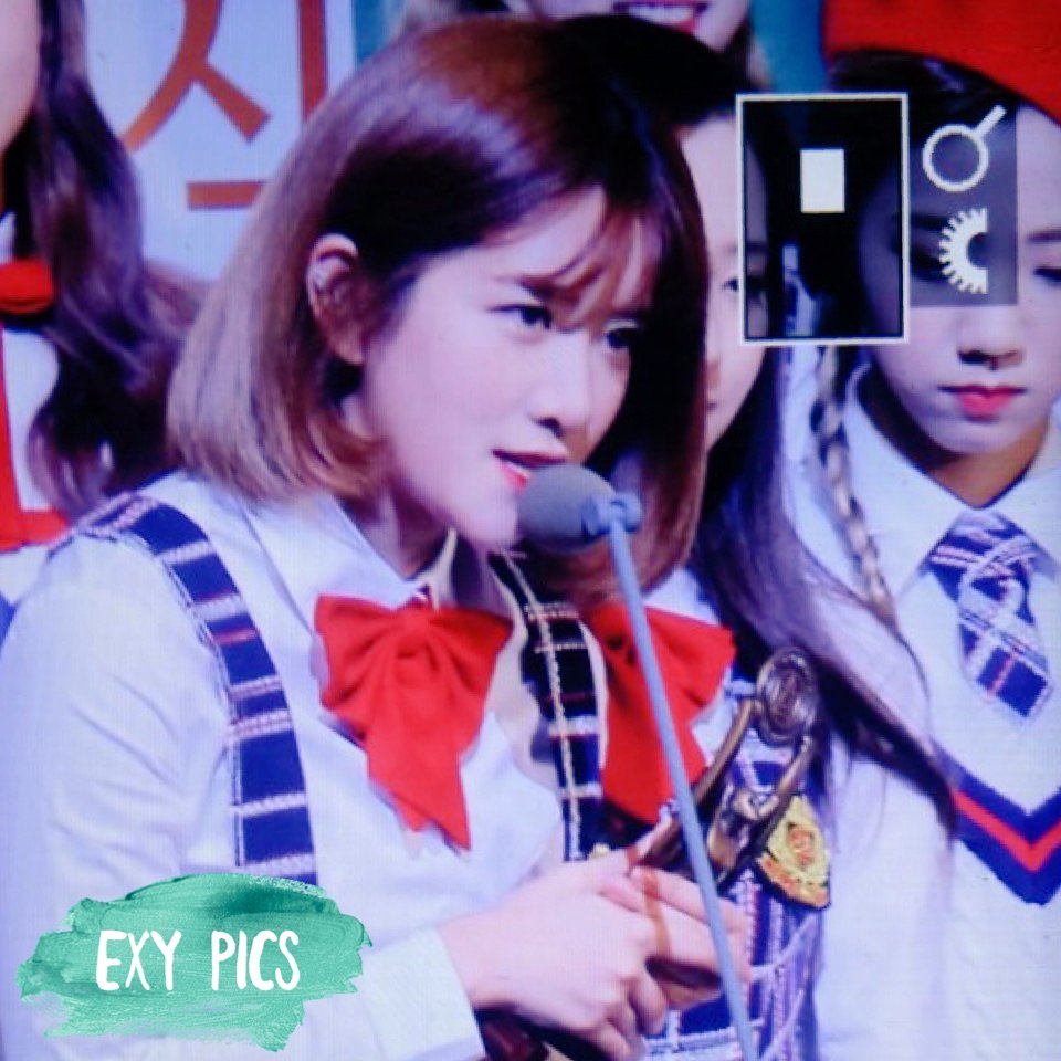 blackcrystal_95's tweet photo. 170228 연예예술상 

#우주소녀 #너에게닿기를 #EXY #소정
@WJSN_Cosmic @EXY_S2 ❤ https://t.co/6xBl48JTpX