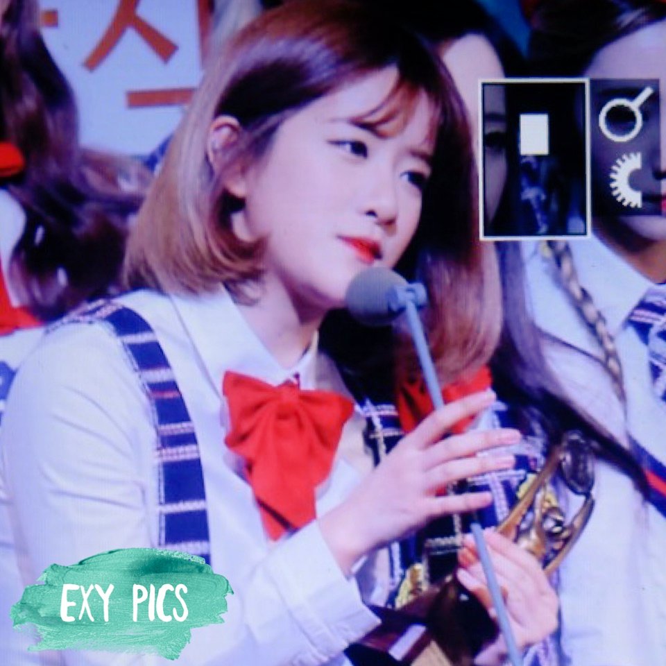 blackcrystal_95's tweet photo. 170228 연예예술상 

#우주소녀 #너에게닿기를 #EXY #소정
@WJSN_Cosmic @EXY_S2 ❤ https://t.co/6xBl48JTpX