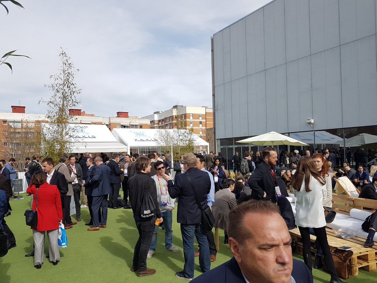 TsvikaVagman's tweet photo. My temp office for the next couple of days #xaxisneworkinggarden #MWC2017 let's meet and say hello if you are around #justad https://t.co/kCV5jQO5Wd