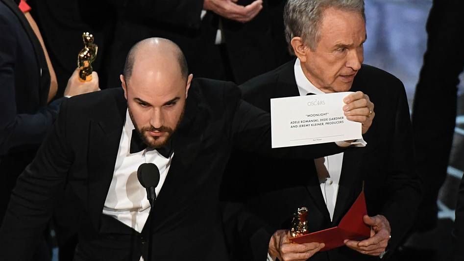 302jared's tweet image. Confused about the Oscar Best Picture mix-up? Here’s how it happened
crwd.fr/2lYP08y