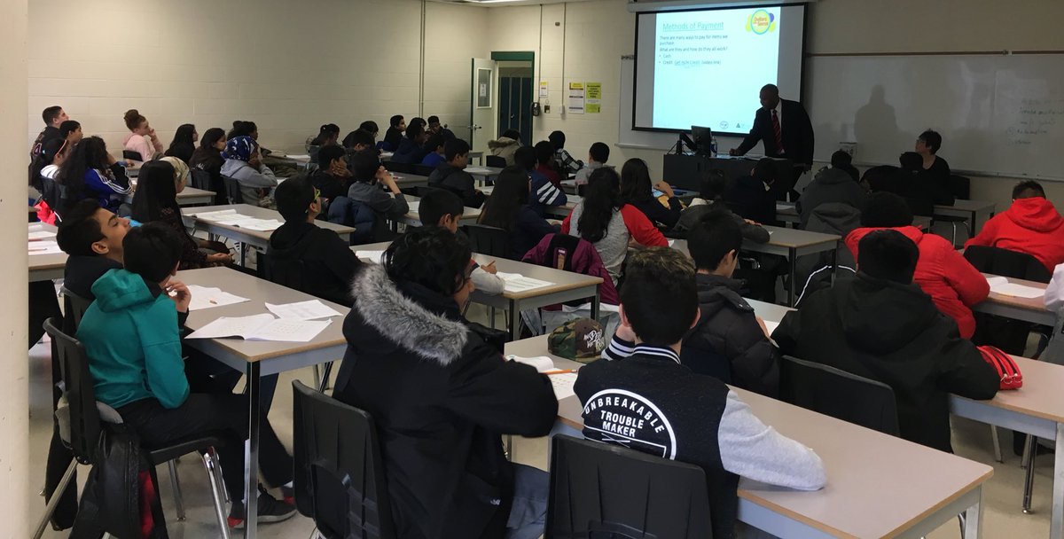 JACentralON's tweet photo. Students are learning about different forms of payment at the #JACOFinLit event! #JAProgramDWS https://t.co/suXsuHcwKt