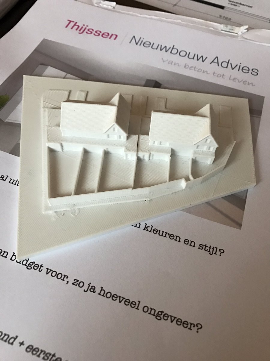 Als je niet weet hoe je huis eruit gaat zien print je hem gewoon uit in 3D #saksenweimar 
#modernetijd