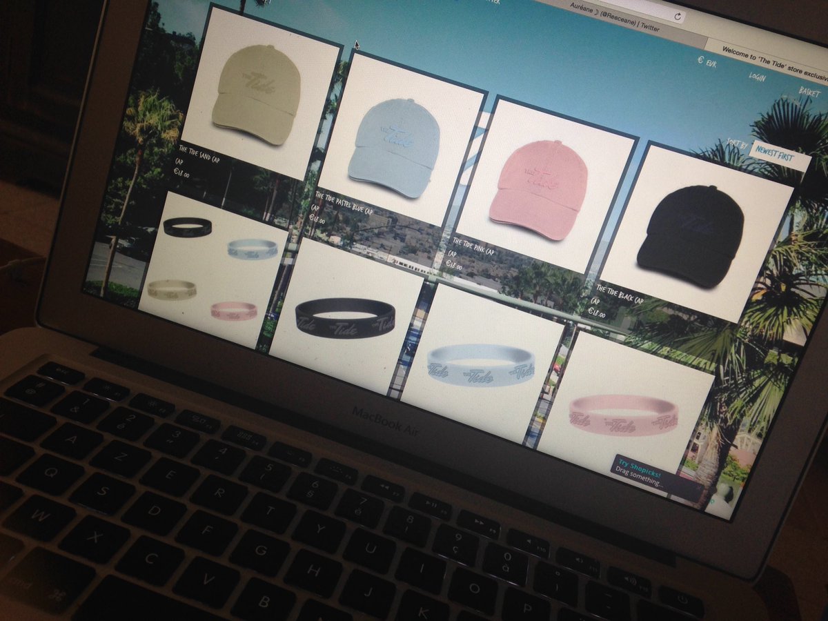 Reeceane's tweet photo. I can't choose ๐ญ @TheTide @TheTideDrew @TheTideNate @TheTideLevi @TheTideAustin #TideTuesday #TideNewMerch https://t.co/b0gCIGfE76