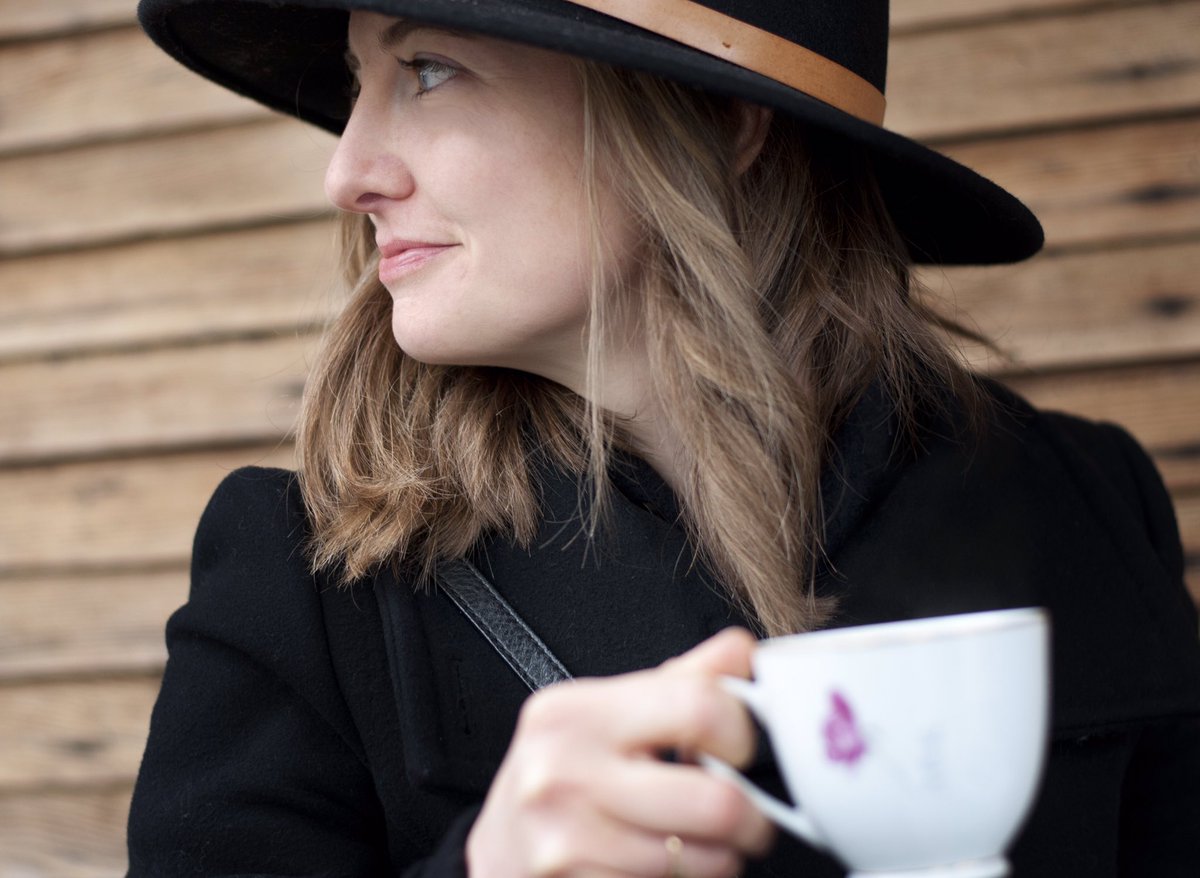 As the #snow continues to fall in #vancouver and winter refuses to move over for spring, remember tea warms the heart and hands ☕️❤️