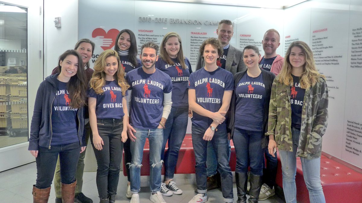 godslovenyc's tweet photo. Our awesome @RalphLauren volunteers are here this morning bringing their smiles and energy to the kitchen. Thanks, everyone! #RLGivesBack https://t.co/nIOwhcEtG2