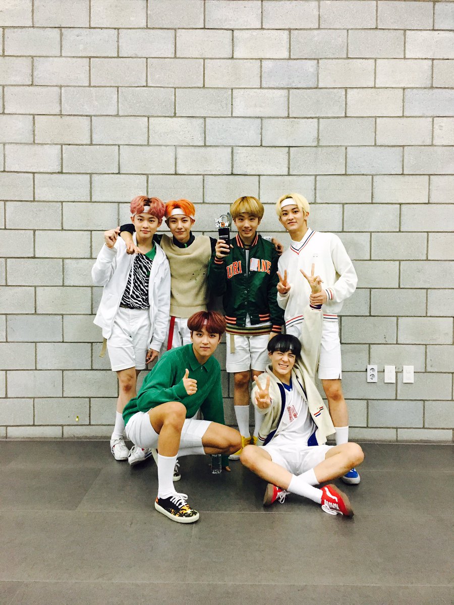 kpopstar2404's tweet photo. 170228 THE SHOW 🎉🎉🎉
#NCT3rdWin #NCTDREAM3RDWIN #MyFirstAndLast3rdwin #NCT_DREAM #NCT #엔씨티드림 #엔씨티 #마지막첫사랑 #最後的初戀 #marksung https://t.co/NkQkZoG6EG