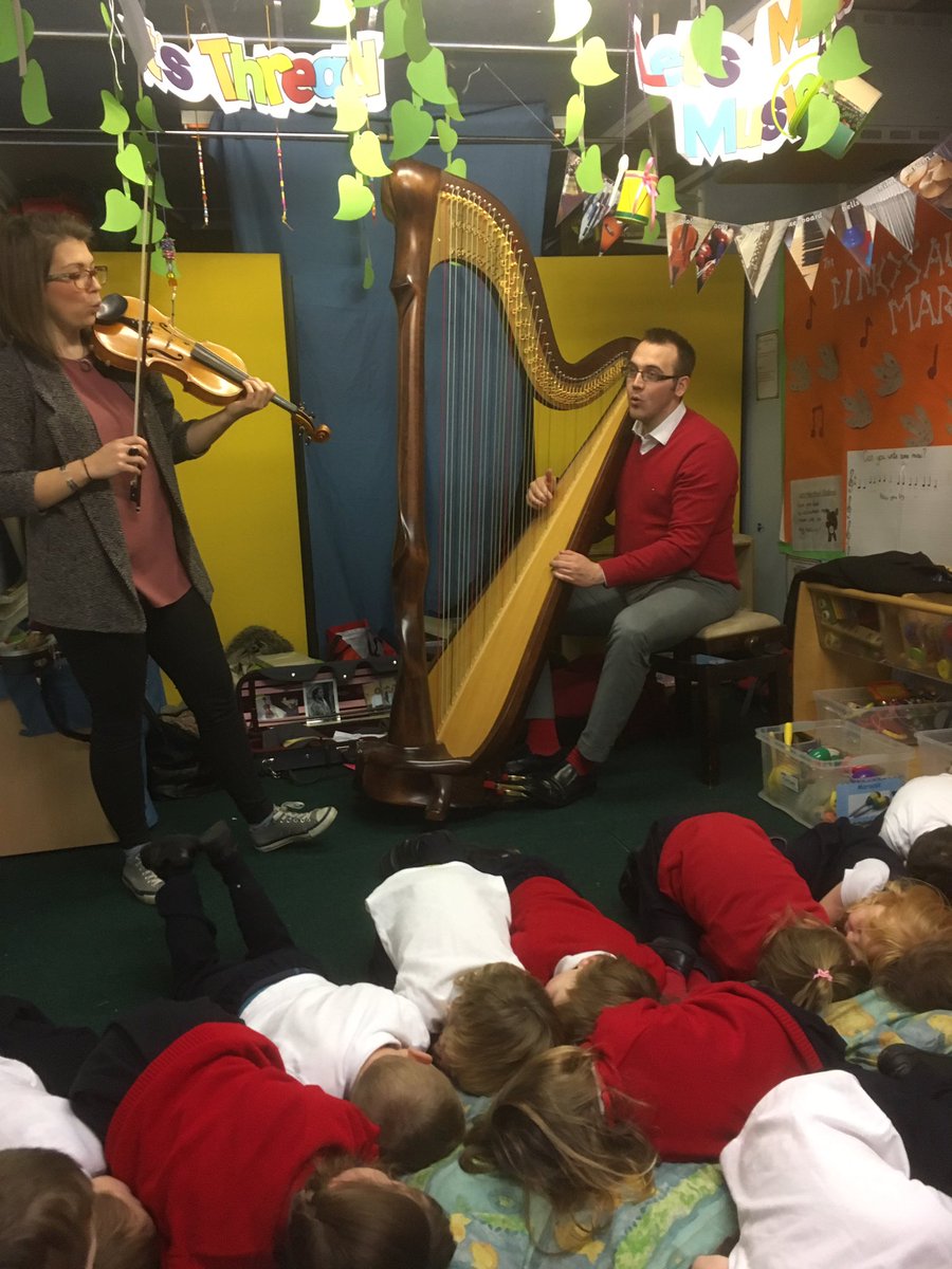 @WestParkPrimary #Porthcawl with <a href="/Sienco/">Angharad Jenkins</a> @Llywtelyn #Nursery today and we made them go to sleep! #livemusic#musiceducation #Bridgend #Wales