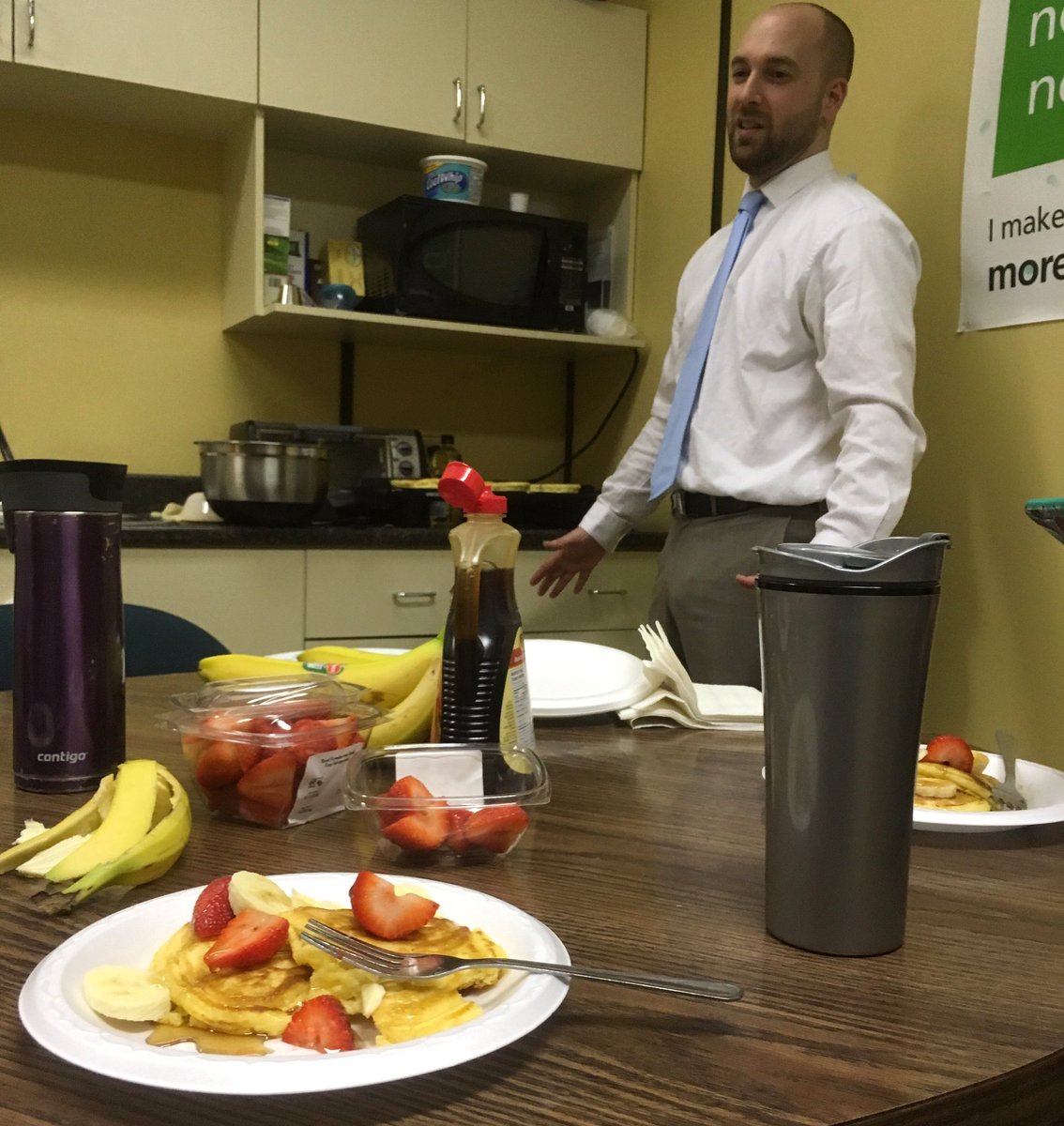 BillOffBeat's tweet photo. Pancake lunch at the branch today. Thanks @darrenharvieux! @ericbiggs_td 
#PancakeDay https://t.co/WDVh8Nh3Kd