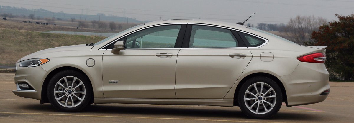 gingercasa1's tweet image. I get to spend the week with this beauty - the Ford Fusion Energi!    
@fordbecky #fordtx