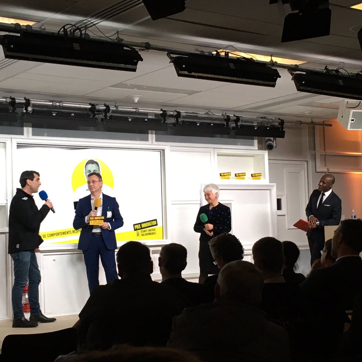 AlexMounoury's tweet photo. Prix innovation de la sécurité routière ! @GoogleFR bravo à Good Angel @RoutePlusSure #securiteroutiere https://t.co/Svj2n4yEoP