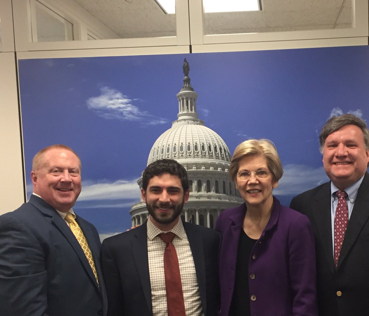 rjnref's tweet photo. Great meeting with @SenWarren - to discuss Teaching Health Center funding. @AATHCGME thanks you for your support #ExtendTHCGME @GLFHC https://t.co/aq9cNFgT2e
