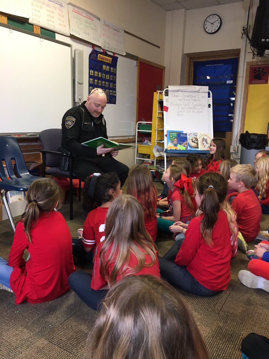SarahKeating14's tweet photo. Day two of mystery readers!!  #ReadAcrossAmerica #mnschampions @MEWolves https://t.co/cgGiFV9EvH